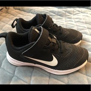 Like New! Nike Downshifter Girl Velcro Shoes sz 12